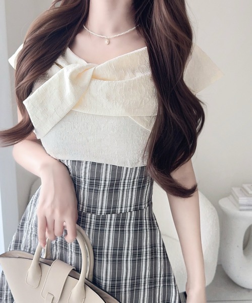 mily bilet（ミウィビレット）の「【mily bilet】ツイスト襟で小顔見え。カシュクールドッキングワンピース (ロング丈)（ワンピース・レディース・アイボリー系2/アイボリー系1・X-LARGE/SMALL/MEDIUM/LARGE）」の11枚目の写真