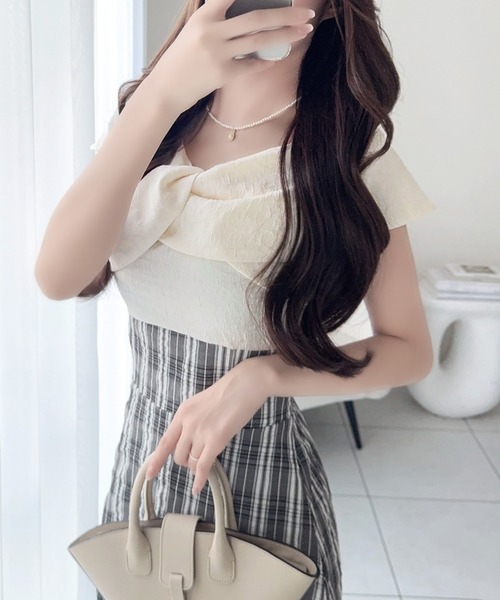 mily bilet（ミウィビレット）の「【mily bilet】ツイスト襟で小顔見え。カシュクールドッキングワンピース (ロング丈)（ワンピース・レディース・アイボリー系2/アイボリー系1・X-LARGE/SMALL/MEDIUM/LARGE）」の13枚目の写真