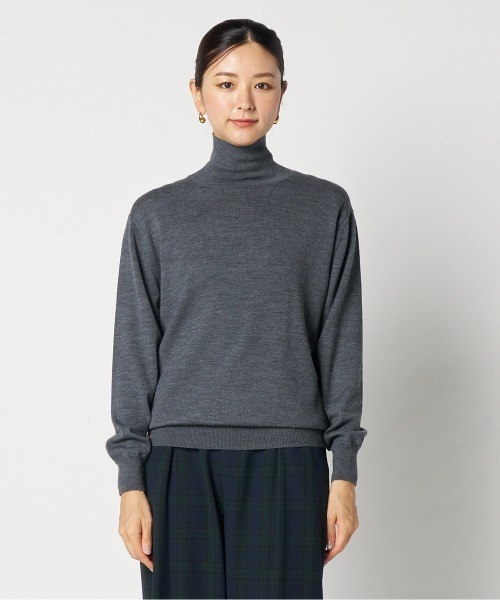 Letroyes(ルトロワ)の「LAURE (TURTLE NECK)(ニット/セーター・レディース・アイボリー/グレー/ブラック・1/2)」の11枚目の写真