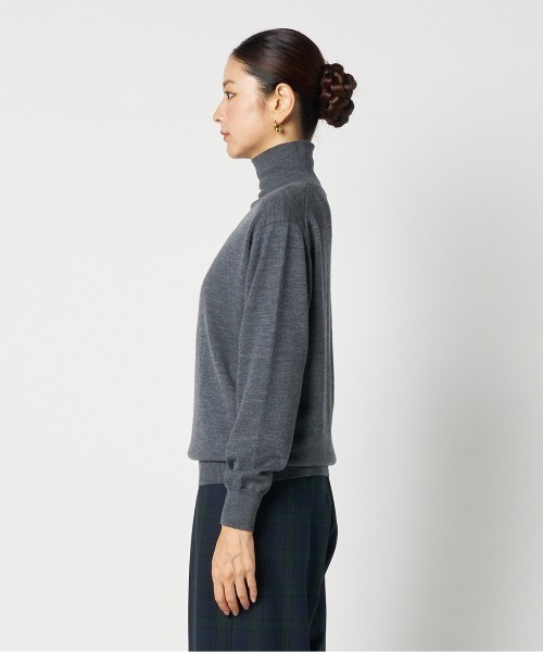 Letroyes(ルトロワ)の「LAURE (TURTLE NECK)(ニット/セーター・レディース・アイボリー/グレー/ブラック・1/2)」の12枚目の写真