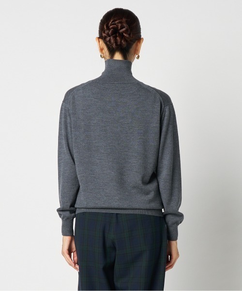 Letroyes(ルトロワ)の「LAURE (TURTLE NECK)(ニット/セーター・レディース・アイボリー/グレー/ブラック・1/2)」の13枚目の写真
