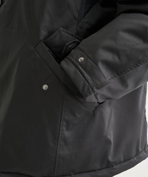 WHITE MOUNTAINEERING（ホワイトマウンテニアリング）の「【White Mountaineering / ホワイトマウンテニアリング】WINDSTOPPER RAGLAN BLOUSON（ブルゾン・メンズ・ブラック/カーキ・1）」の8枚目の写真