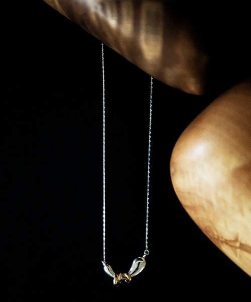 LAPUIS(ラピュイ)の「LAPUIS(ラピュイ) Flow Coil necklace(ネックレス・レディース・マルチ/ゴールド・FREE)」の6枚目の写真