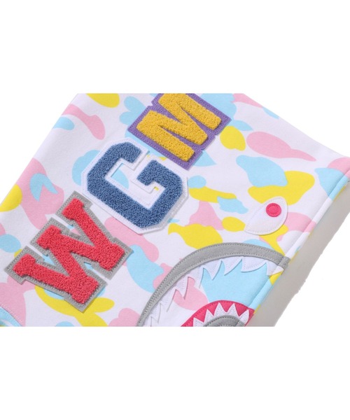 A BATHING APE（アベイシングエイプ）の「NEW MULTI CAMO SHARK CROPPED FULL ZIP HOODIE（パーカー・レディース・ブラック/ホワイト・SMALL/MEDIUM）」の7枚目の写真