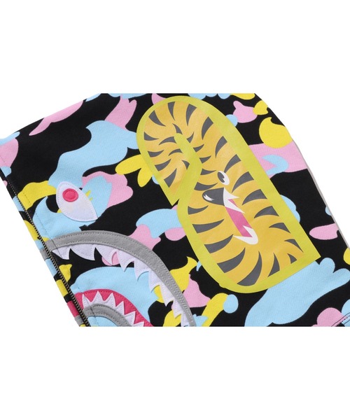 A BATHING APE（アベイシングエイプ）の「NEW MULTI CAMO SHARK CROPPED FULL ZIP HOODIE（パーカー・レディース・ブラック/ホワイト・SMALL/MEDIUM）」の10枚目の写真