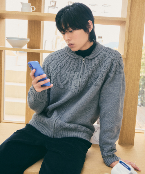 WEDNESDAY OASIS(ウェンズデーオアシス)の「コウィチャン シェルパ ウール ニット ジップアップ_GRAY(WC25-KN77)(カーディガン/ボレロ・メンズ・グレー・MEDIUM/LARGE)」の2枚目の写真