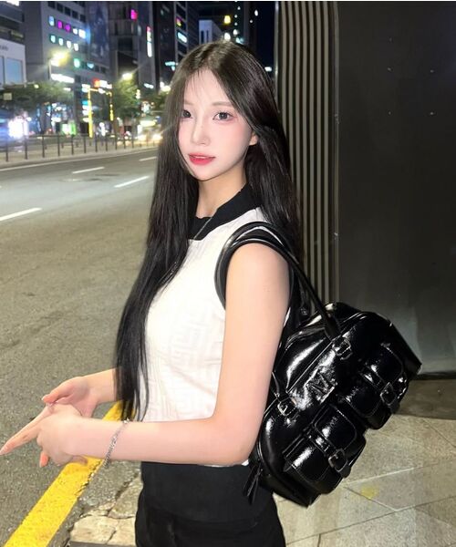 MUCENT(ムセント)の「ビルス メタルロゴ エナメル 2ベルトポケットショルダーバッグ 男女共用(ショルダーバッグ・レディース・ブラック・FREE)」の14枚目の写真