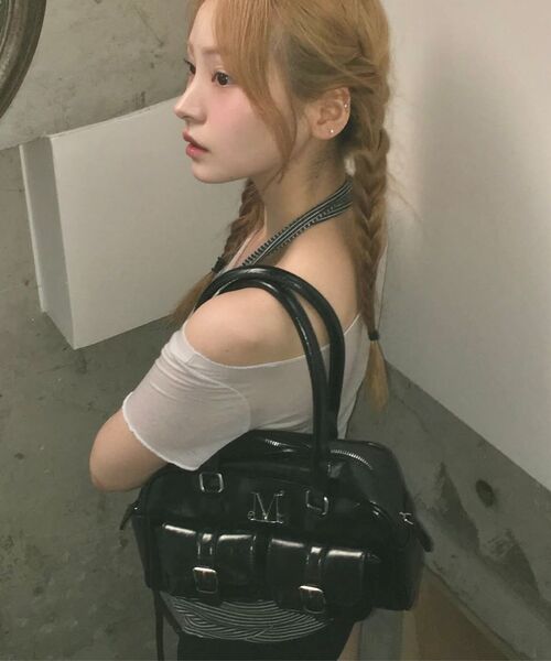 MUCENT(ムセント)の「ビルス メタルロゴ エナメル 2ベルトポケットショルダーバッグ 男女共用(ショルダーバッグ・レディース・ブラック・FREE)」の13枚目の写真