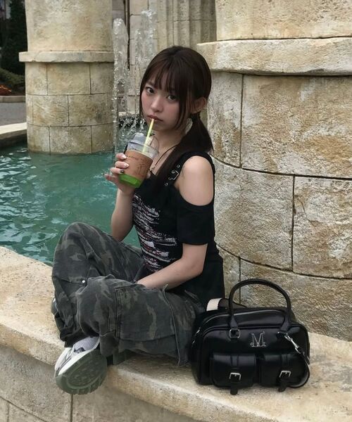 MUCENT(ムセント)の「ビルス メタルロゴ エナメル 2ベルトポケットショルダーバッグ 男女共用(ショルダーバッグ・レディース・ブラック・FREE)」の21枚目の写真