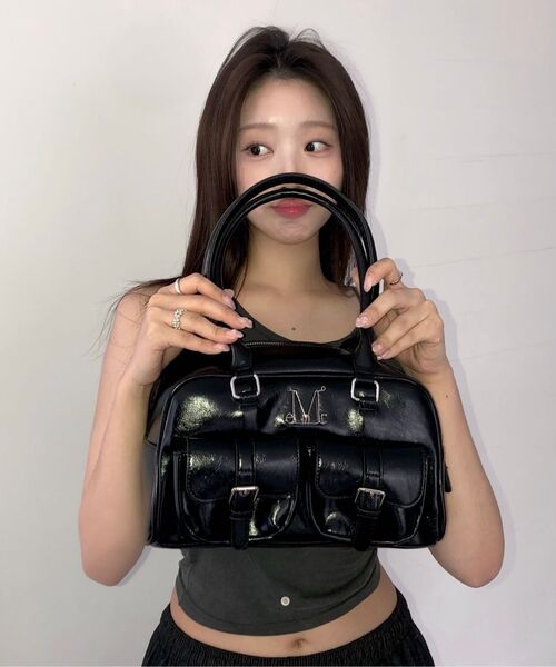 MUCENT(ムセント)の「ビルス メタルロゴ エナメル 2ベルトポケットショルダーバッグ 男女共用(ショルダーバッグ・レディース・ブラック・FREE)」の16枚目の写真