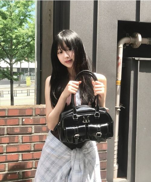 MUCENT(ムセント)の「ビルス メタルロゴ エナメル 2ベルトポケットショルダーバッグ 男女共用(ショルダーバッグ・レディース・ブラック・FREE)」の22枚目の写真