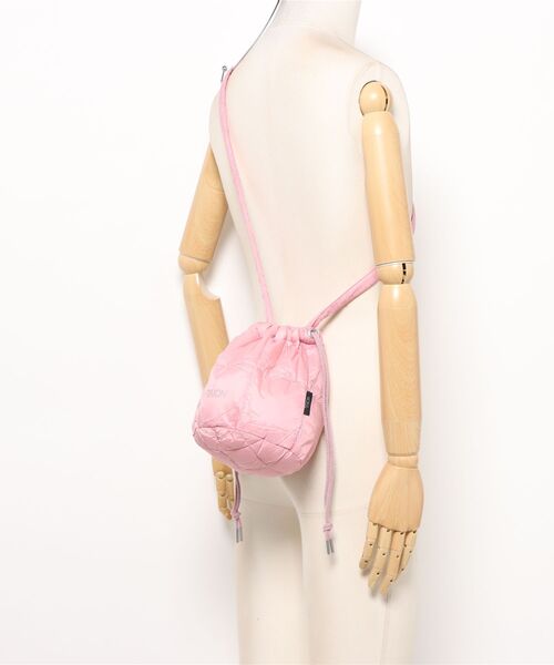 TAION（タイオン）の「BASIC DRAW STRING DOWN BAG S　DST01-S（ショルダーバッグ・メンズ・ピンク・FREE）」の6枚目の写真