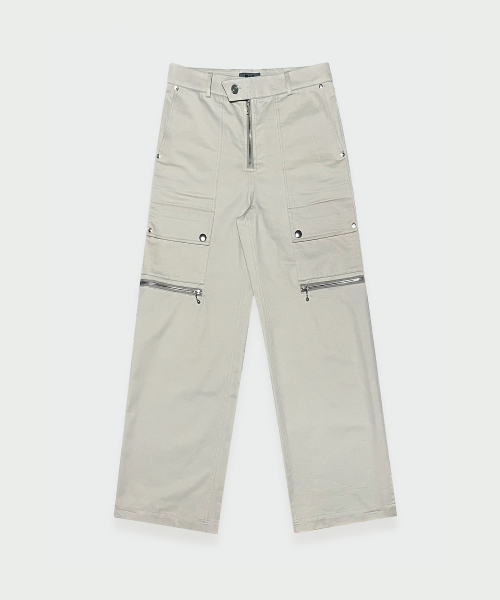 R-4(アールフォー)の「R-0019 UTILITY-ZIP CARGO PANTS(BEIGE)(その他パンツ・メンズ・ベージュ・MEDIUM/LARGE/X-LARGE)」の2枚目の写真