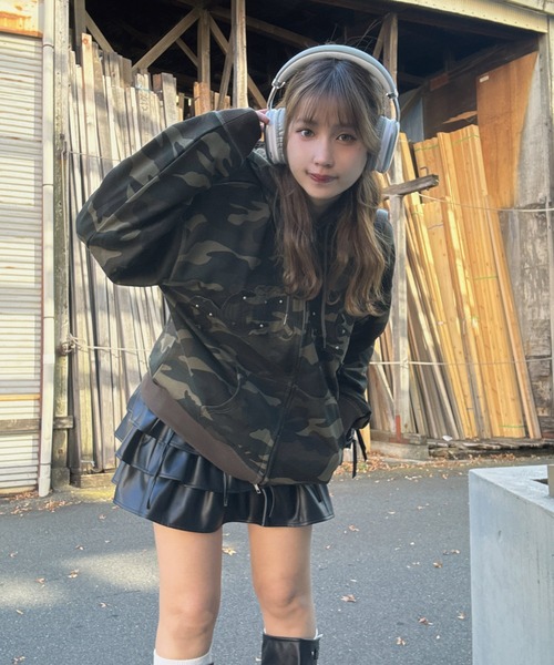 AS KNOW AS plus（アズノゥアズプラス）の「○Ｗジップとロゴパーカー【UNISEX ITEM】（パーカー・レディース・カモフラージュ/グレー系/チャコールグレー/ブラック系/アイボリー系1/ブラック系1/レッド系1/ネイビー系1・FREE）」の8枚目の写真