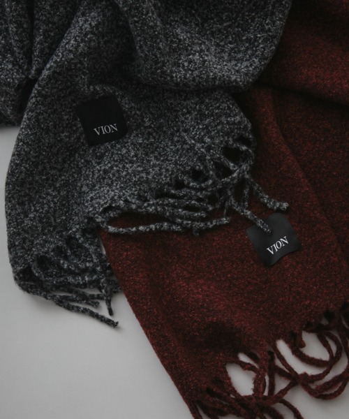 VION（ヴィオン）の「Melange Boucle Scarf / メランジブークレスカーフ（マフラー・レディース・グレー/レッド・FREE）」の18枚目の写真