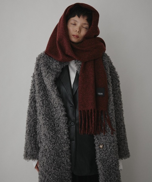 VION（ヴィオン）の「Melange Boucle Scarf / メランジブークレスカーフ（マフラー・レディース・グレー/レッド・FREE）」の4枚目の写真
