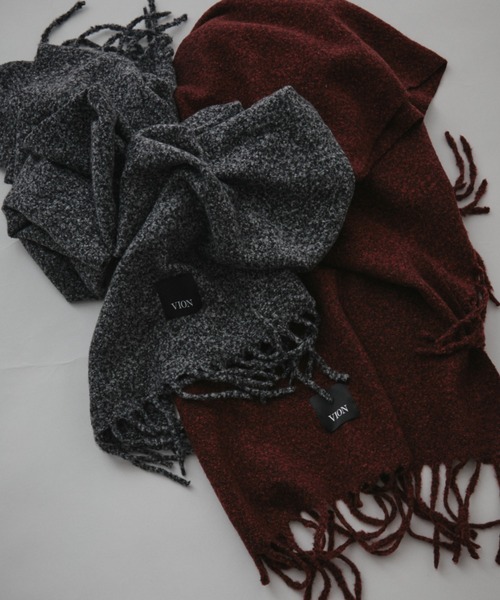VION（ヴィオン）の「Melange Boucle Scarf / メランジブークレスカーフ（マフラー・レディース・グレー/レッド・FREE）」の17枚目の写真