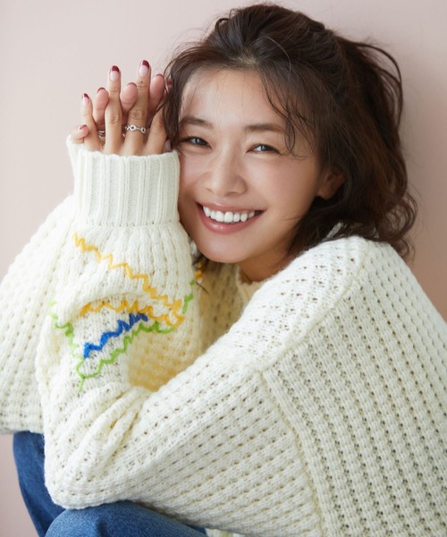 BAYFLOW(ベイフロー)の「【知久友里恵さんコラボ】ハンドステッチニット(ニット/セーター・レディース・オフホワイト/ネイビー・FREE)」の5枚目の写真