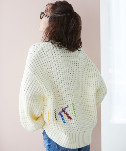 BAYFLOW(ベイフロー)の「【知久友里恵さんコラボ】ハンドステッチニット(ニット/セーター・レディース・オフホワイト/ネイビー・FREE)」の11枚目の写真