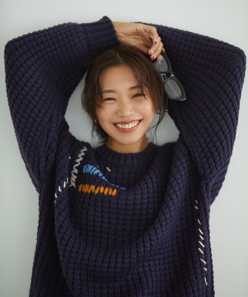 BAYFLOW(ベイフロー)の「【知久友里恵さんコラボ】ハンドステッチニット(ニット/セーター・レディース・オフホワイト/ネイビー・FREE)」の21枚目の写真