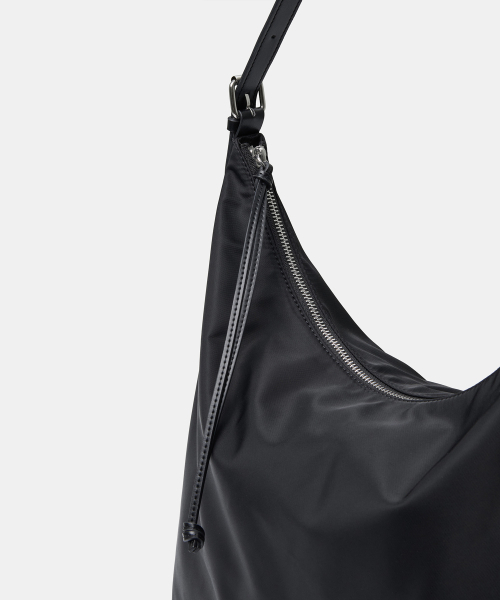 MUSINSA STANDARD WOMAN（ムシンサスタンダードウーマン）の「ウィメンズナイロンスラウチショルダーバッグ[ブラック]（ショルダーバッグ・レディース・その他・FREE）」の7枚目の写真