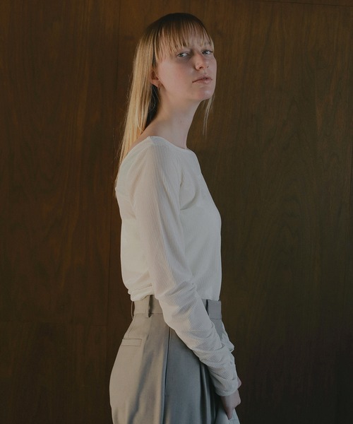 MANOF(マノフ)の「SHEER VELOUR TOPS(Tシャツ/カットソー・レディース・グレー/ブラック/ピンク/アイボリー・F)」の16枚目の写真