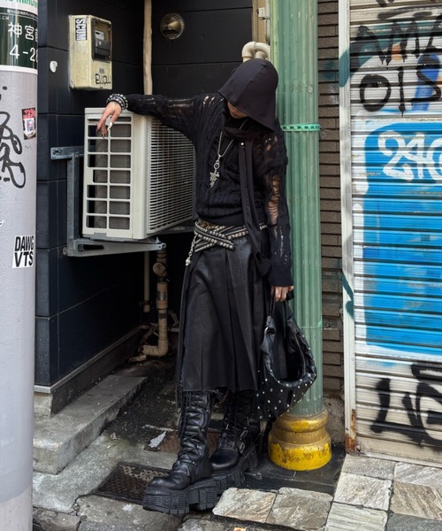Never mind the XU(ネバーマインドザエックスユー)の「【Never mind the XU】damage loose knit / 【ネバーマインド ザ エックスユー】オーバーサイズダメージルーズニット <着用動画あり>(ニット/セーター・メンズ・ブラック/アイボリー・L)」の5枚目の写真