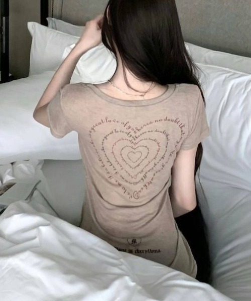 ViViDAY(ビビデー)の「バックハート柄 透けショートtシャツ(Tシャツ/カットソー・レディース・ベージュ・M)」の7枚目の写真