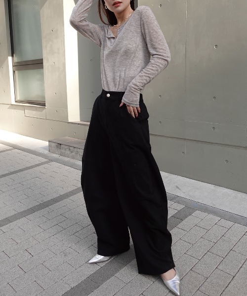 CORNERS(コーナーズ)の「ツイルバレルレッグパンツ(その他パンツ・レディース・ブラック/ベージュ・M/S/L)」の1枚目の写真