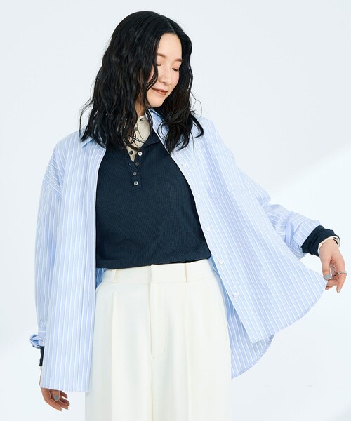 fredy emue（フレディエミュ）の「COTTON BASIC シャツ（シャツ/ブラウス・レディース・オレンジ系その他/オフホワイト/サックスブルー/ベビーピンク/グリーン系その他/ブルー系その他・38）」の4枚目の写真