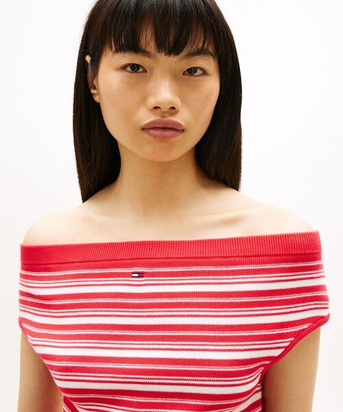 tommy jeans(トミー ジーンズ)の「【ウォニョン着用】オフショルダーボーダーセーター(ニット/セーター・レディース・ブラック/レッド・X-SMALL/MEDIUM/SMALL)」の8枚目の写真