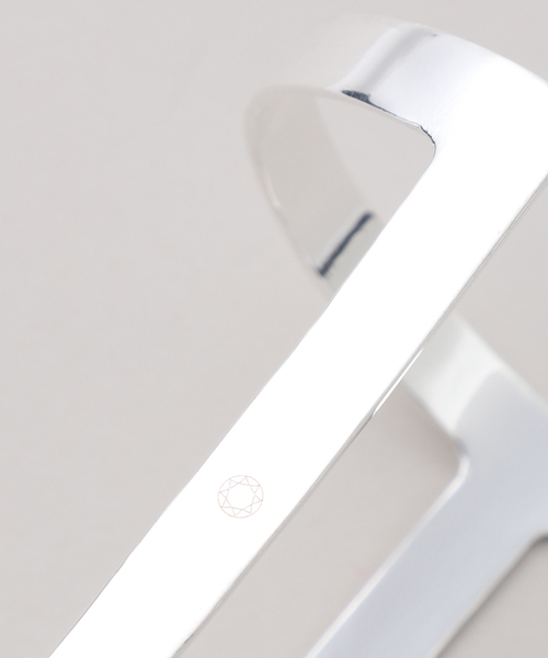 SASKIA DIEZ（サスキアディッツ）の「SASKIA DIEZ 別注 J BLANK cuff：バングル（バングル/リストバンド・レディース・シルバー・FREE）」の11枚目の写真