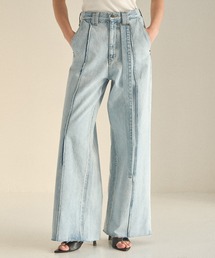 MIELI INVARIANT（ミエリインヴァリアント）の「Pintuck Semiwide ICE Bleach Jeans（デニムパンツ）」