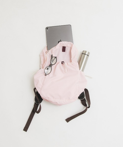 KBF(ケイビーエフ)の「アウトポケットナイロンバックパック(バックパック/リュック・レディース・ベージュ/ピンク/ブラック・ONE)」の1枚目の写真