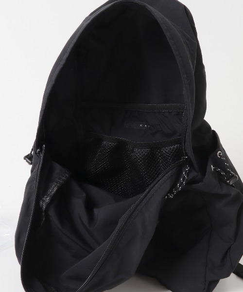 KBF(ケイビーエフ)の「アウトポケットナイロンバックパック(バックパック/リュック・レディース・ベージュ/ピンク/ブラック・ONE)」の22枚目の写真