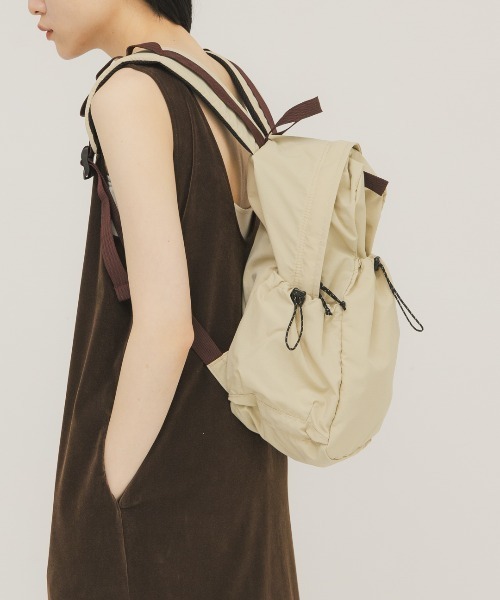 KBF(ケイビーエフ)の「アウトポケットナイロンバックパック(バックパック/リュック・レディース・ベージュ/ピンク/ブラック・ONE)」の11枚目の写真