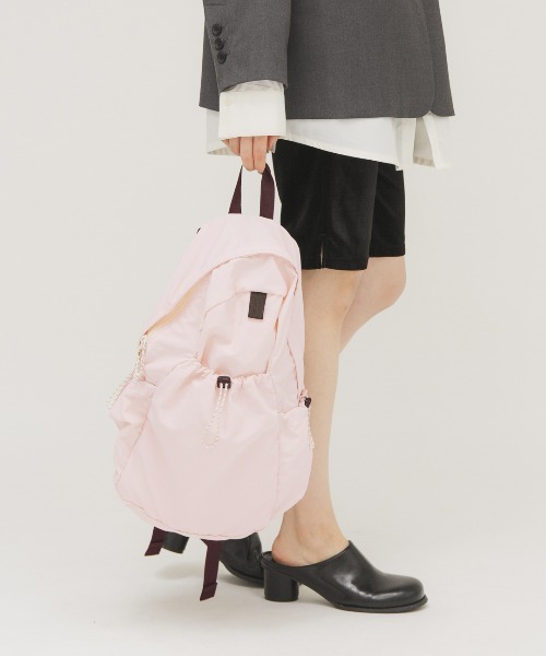 KBF(ケイビーエフ)の「アウトポケットナイロンバックパック(バックパック/リュック・レディース・ベージュ/ピンク/ブラック・ONE)」の15枚目の写真