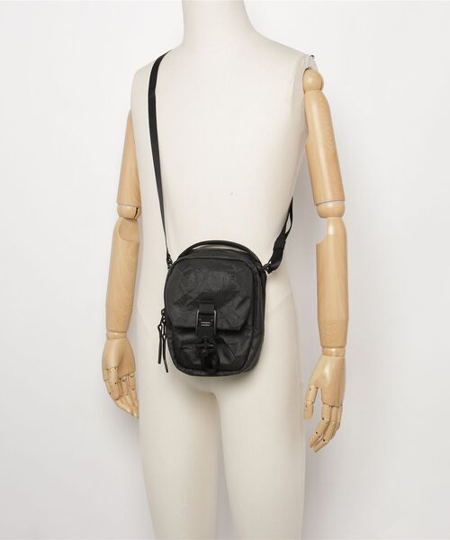 Aer（エアー）の「AER　Street Sling Ultra　/　AER-91063（ショルダーバッグ・メンズ・ブラック・FREE）」の18枚目の写真