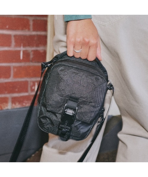 Aer（エアー）の「AER　Street Sling Ultra　/　AER-91063（ショルダーバッグ・メンズ・ブラック・FREE）」の9枚目の写真