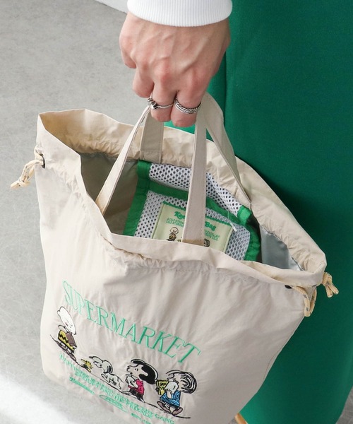 Three Four Time（ｽﾘｰﾌｫｰﾀｲﾑ）の「【PEANUTS】保冷巾着トート（トートバッグ・レディース・シルバー/ベージュ/ブラック・FREE）」の20枚目の写真