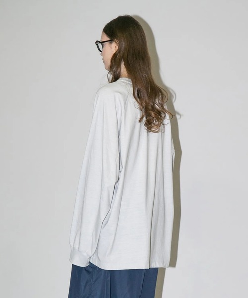 my beautiful landlet(マイビューティフルランドレット)の「【my beautiful landlet】 SUPIMA COTTON OVERSIZE RAGLAN L/S T-SHIRT(Tシャツ/カットソー・メンズ・ライトグレー/グレー/ブラック/ライトブルー・0/1)」の9枚目の写真