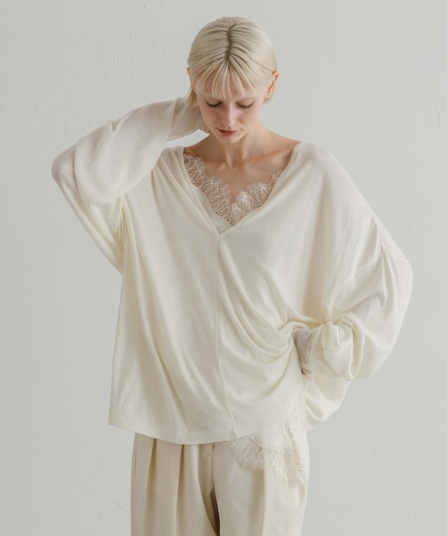 CREDONA（クレドナ）の「SUPER 120s FINE WOOL V NECK KNIT/スーパーファインウールネックニット（Tシャツ/カットソー・レディース・ブラック/アイボリー/グレー・FREE）」の2枚目の写真