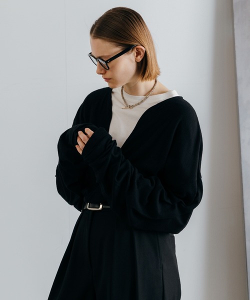 CREDONA（クレドナ）の「SUPER 120s FINE WOOL V NECK KNIT/スーパーファインウールネックニット（Tシャツ/カットソー・レディース・ブラック/アイボリー/グレー・FREE）」の11枚目の写真