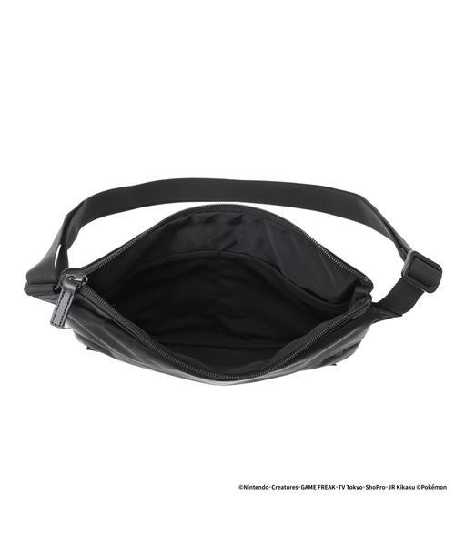 Manhattan Portage BLACK LABEL（マンハッタンポーテージ　ブラックレーベル）の「KENSINGTON SHOULDER BAG TWL POKEMON（ショルダーバッグ・メンズ・ブラック・X-SMALL）」の6枚目の写真