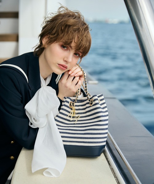 EIMY ISTOIRE(エイミーイストワール)の「クラシックマリンバケットバッグ(かごバッグ・レディース・ネイビー/ベージュ・F)」の5枚目の写真