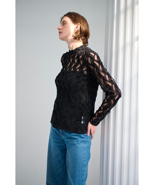 Estella.K(エステラケー)の「Janna Lace Blouse メッシュテープレーストップ(その他トップス・レディース・ブラック/ホワイト・FREE)」の14枚目の写真