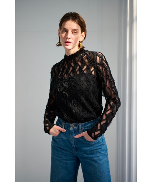 Estella.K(エステラケー)の「Janna Lace Blouse メッシュテープレーストップ(その他トップス・レディース・ブラック/ホワイト・FREE)」の13枚目の写真
