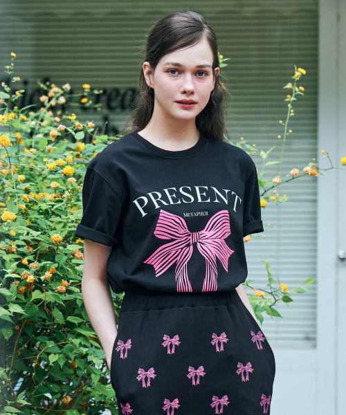 METAPHER(メタファ)の「METギフトプリント半袖Tシャツブラック(Tシャツ/カットソー・レディース・その他・FREE)」の2枚目の写真
