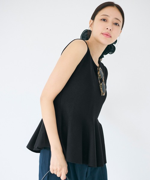 coca(coca)(コカ)の「ノースリーブペプラムニットトップス(ニット/セーター・レディース・ブラック/グレイッシュベージュ・L/M/S)」の3枚目の写真