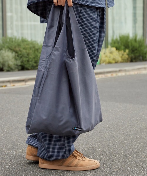 OK YESTERDAY（オッケーイエスタデイ）の「OK YESTERDAY / オーケー イエスタデイ パッカブル ナイロンバッグ  / PACKABLE NYLON BAG 秋 秋服 2026年秋冬（エコバッグ/サブバッグ・メンズ・ネイビー/オレンジ/グリーン/レッド/ブラック/グレー/ブルー・FREE）」の15枚目の写真